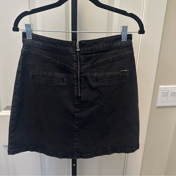 Guess Botton Detail Matching Jacket (Size Medium) and Skirt (Size 30/10) Bundle - Picture 15 of 15